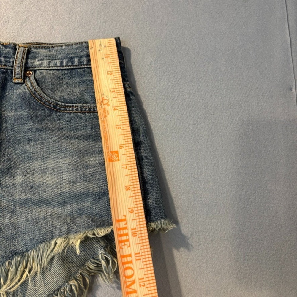BDG Womens‎ High-Rise Cheeky Denim Cut-off Distressed Jean Shorts Size 27 Beach - Picture 4 of 11